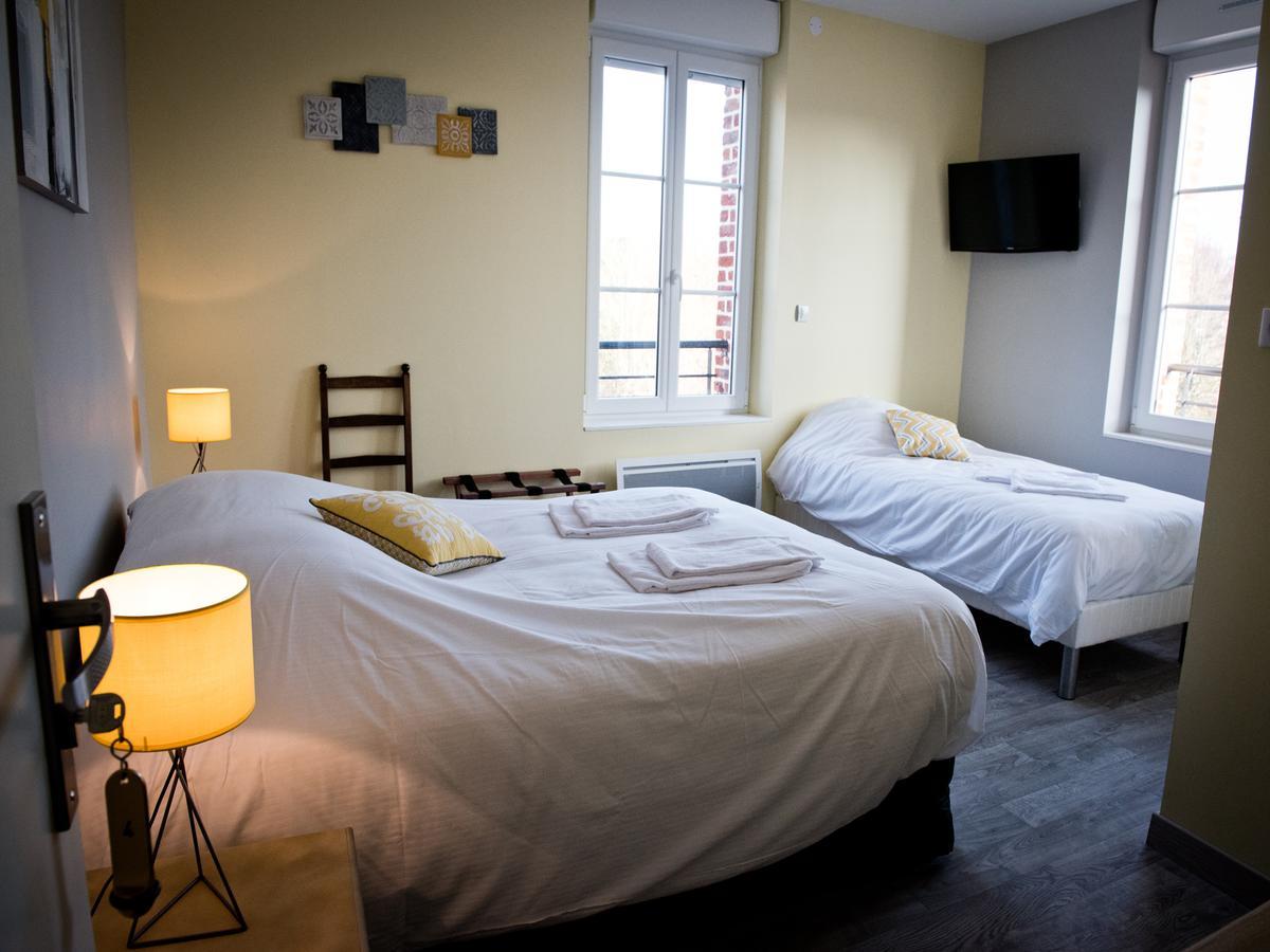 Logis Hotel Restaurant Le Relais Fleuri Vervins Экстерьер фото