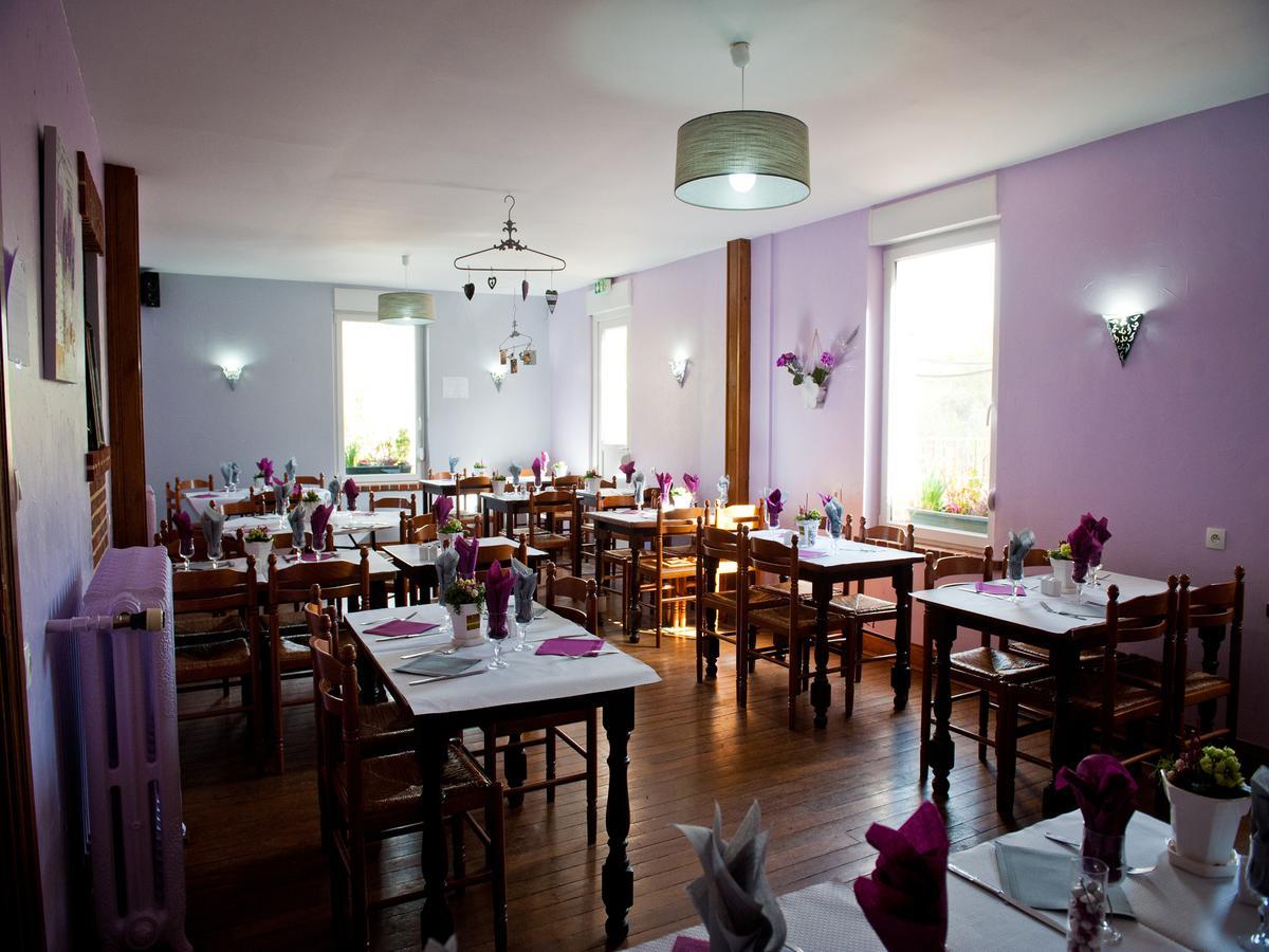 Logis Hotel Restaurant Le Relais Fleuri Vervins Экстерьер фото